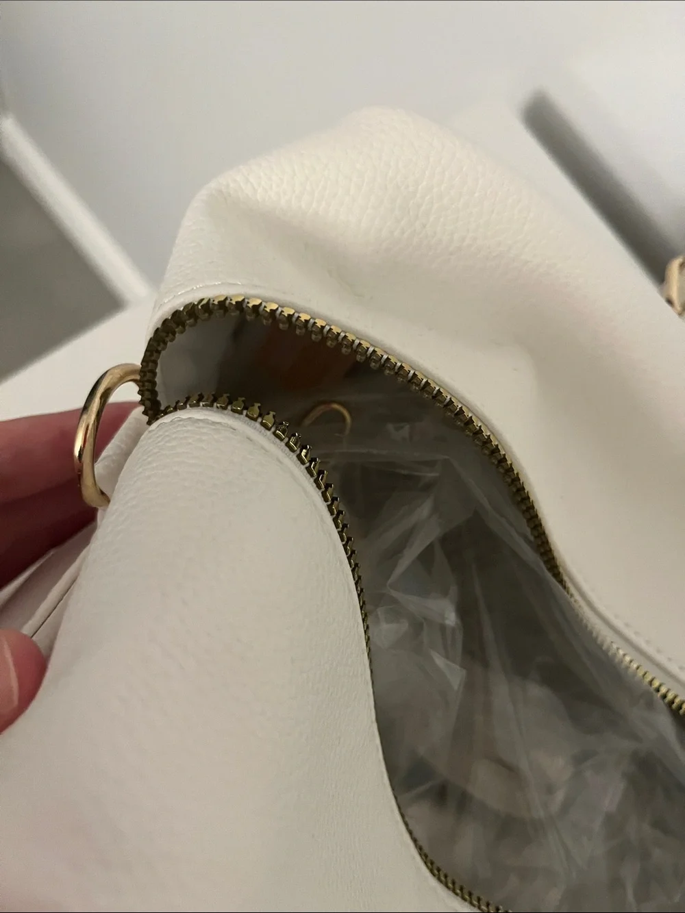 Hello Kitty White Faux Leather Satchel/duffle - free surprise gift! :) - Picture 4 of 7